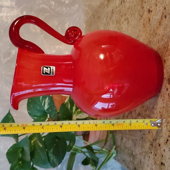 Zabkowice red glass vase - Picture 12 of 14